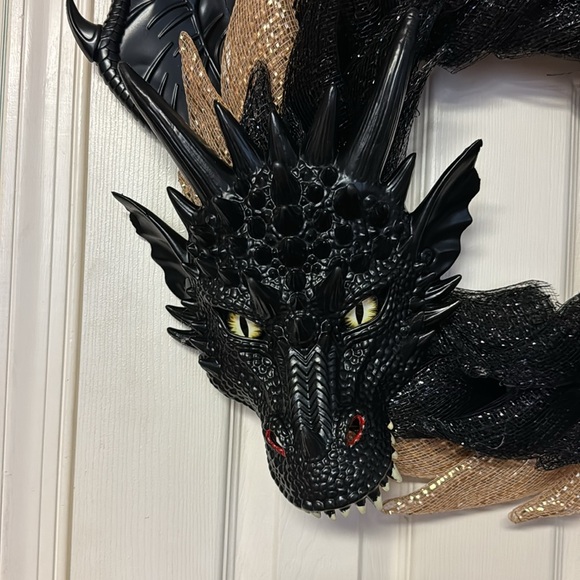 Gold and black Dragon Wreath - Picture 2 of 4